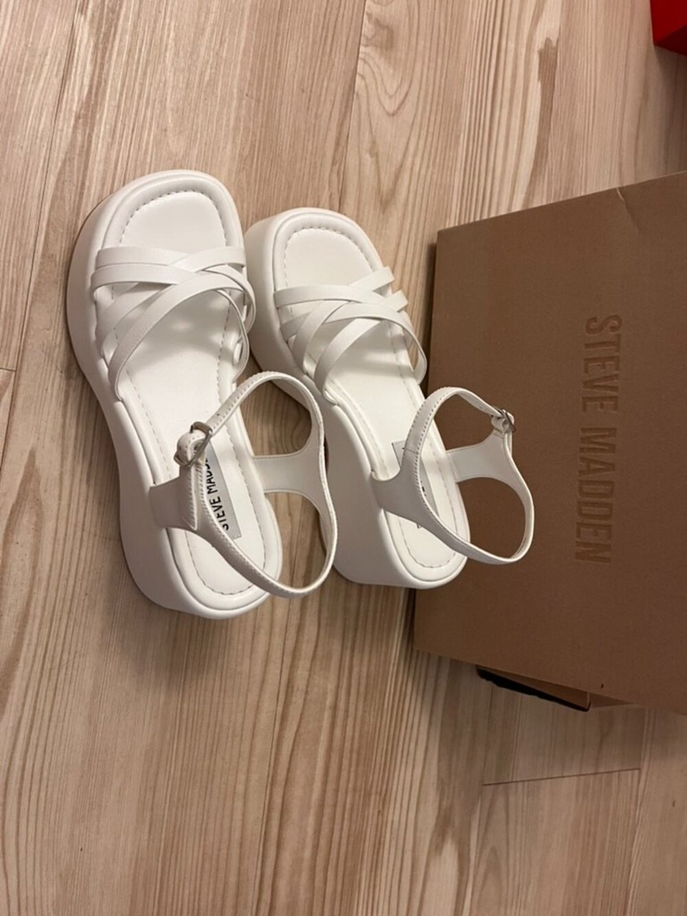 Steve Madden CRAZY30 white leather platform sandals 7